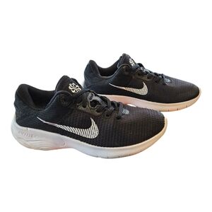 Nike Flex Women's Size 7 Black Sneaker